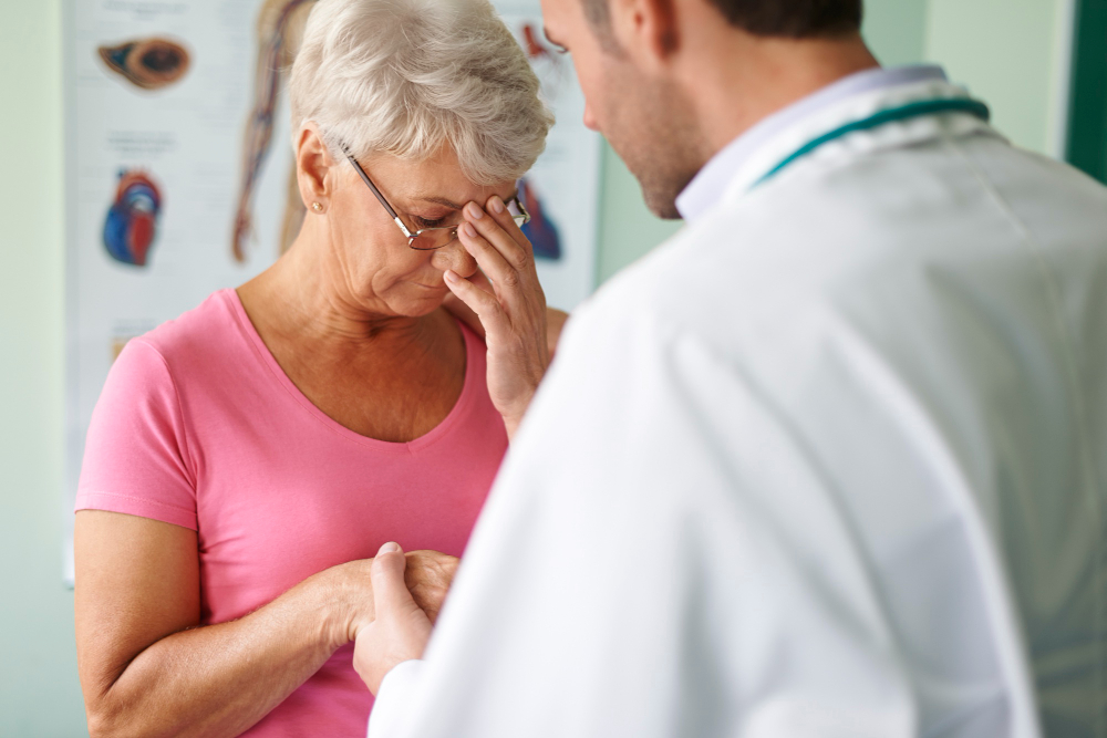 Imagem mulher com cólica endometriose